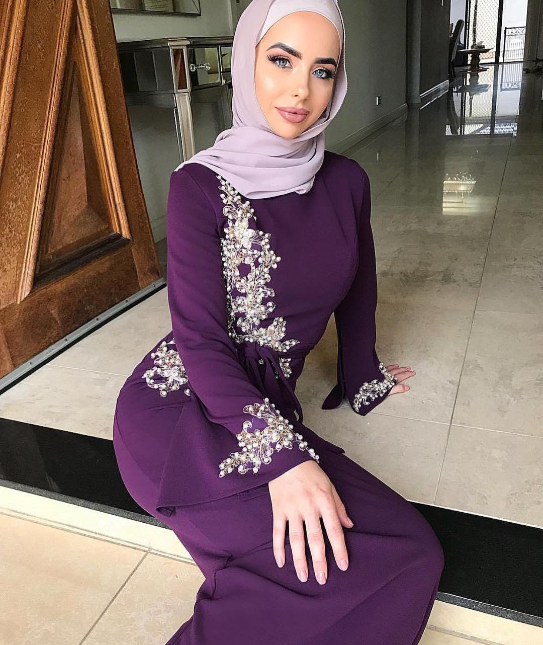 Elegant Embroidered Abaya with Beading Details